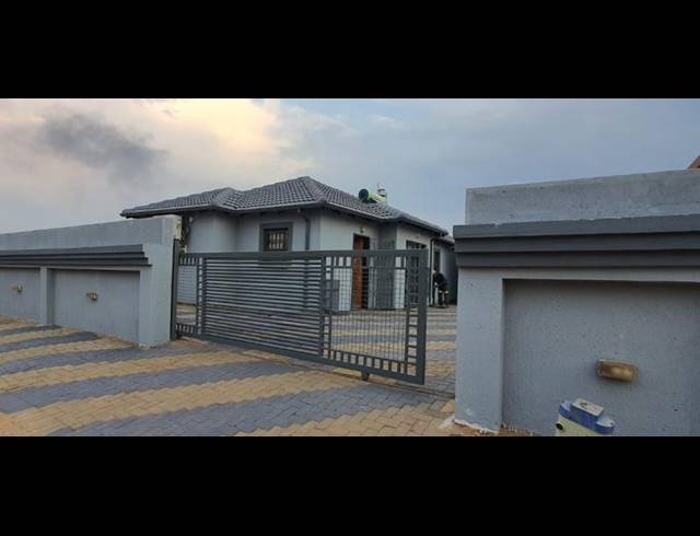 3 BEDROOM HOUSE FOR SALE IN SOSHANGUVE EAST
